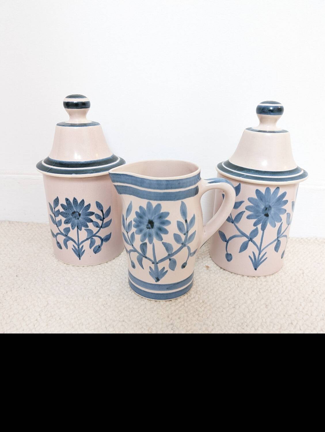 Longchamp stoneware pots set