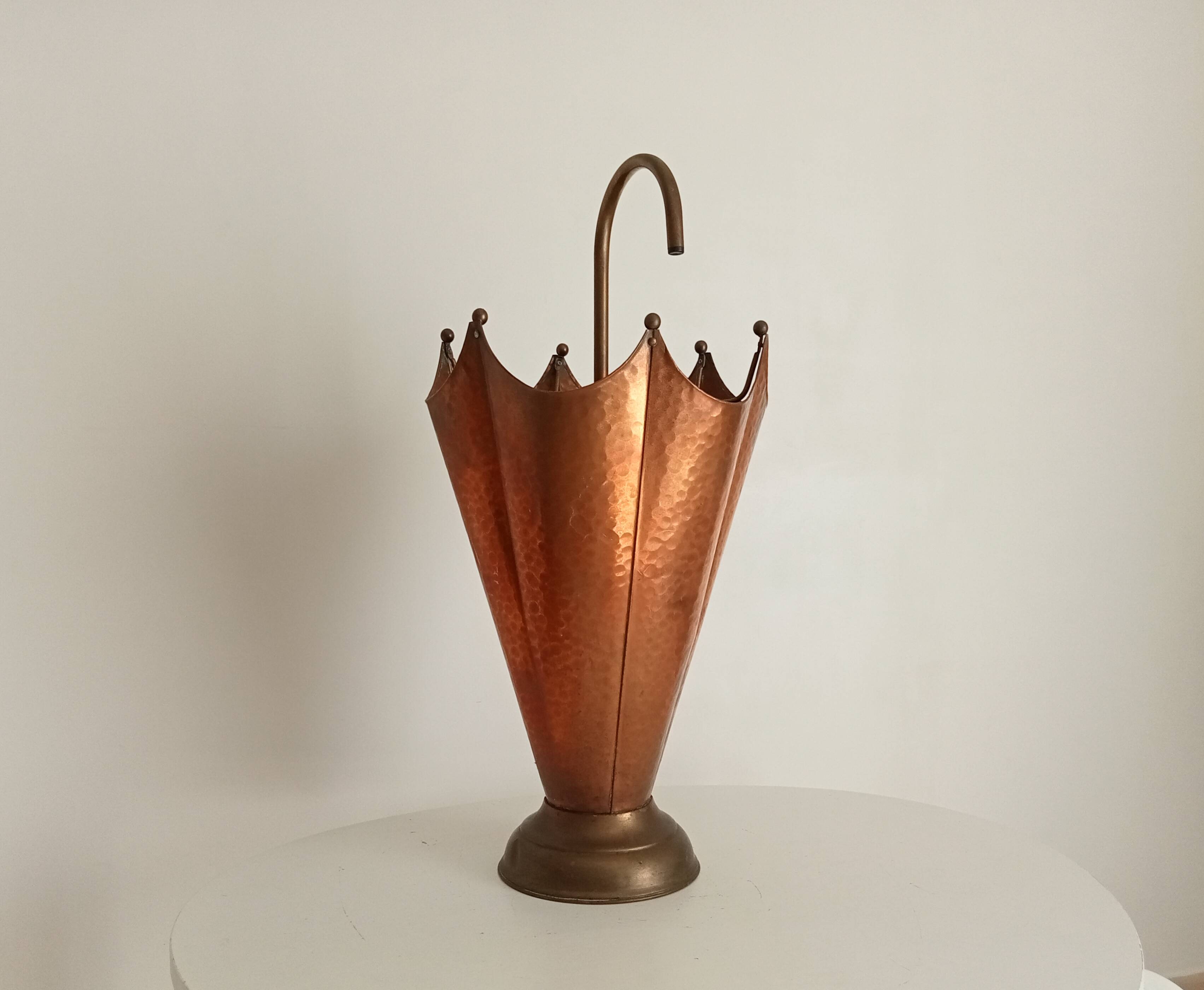 Vintage umbrella stand in Hollywood Regency style from the 1960s.