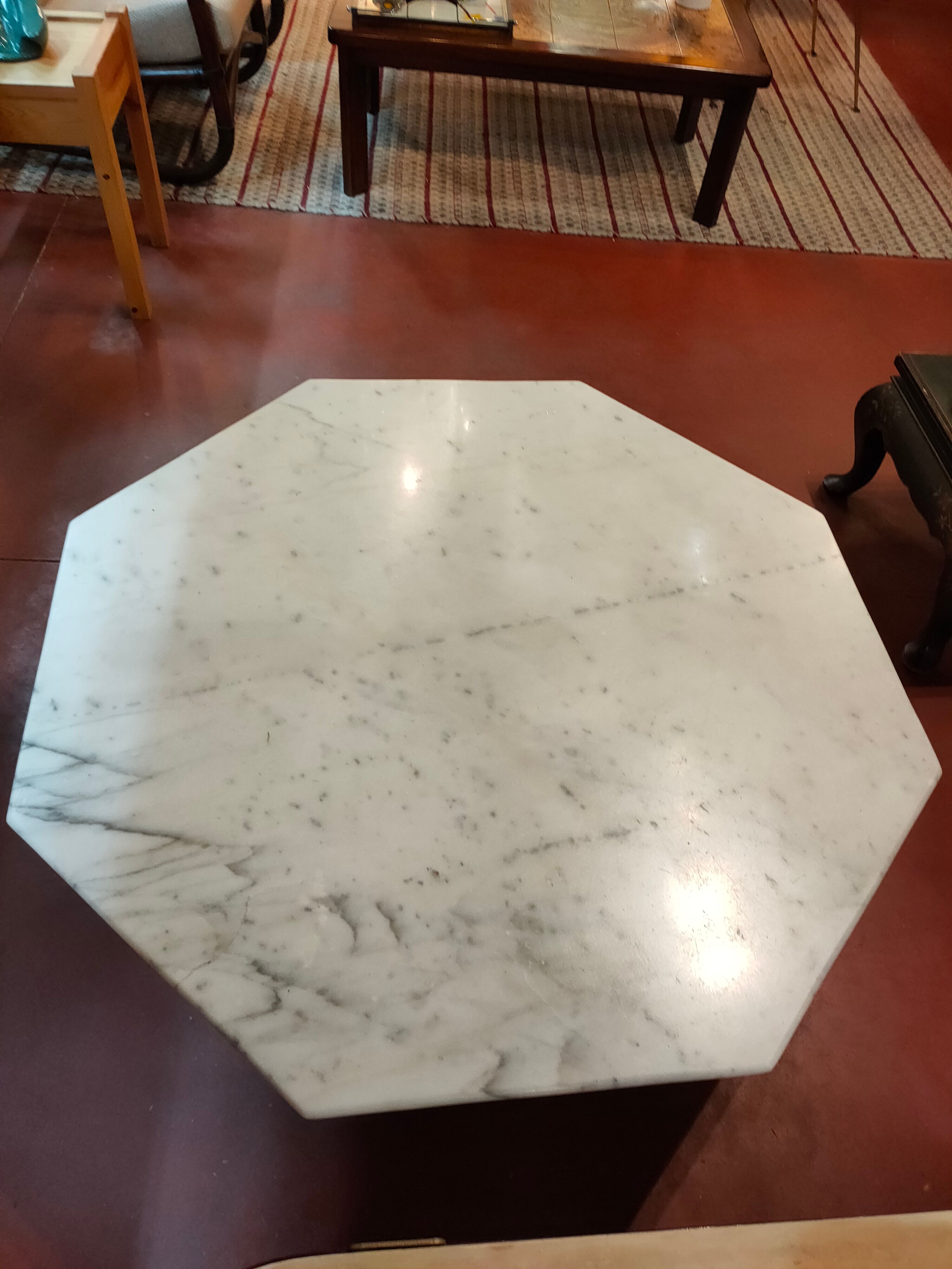 Table basse en marbre