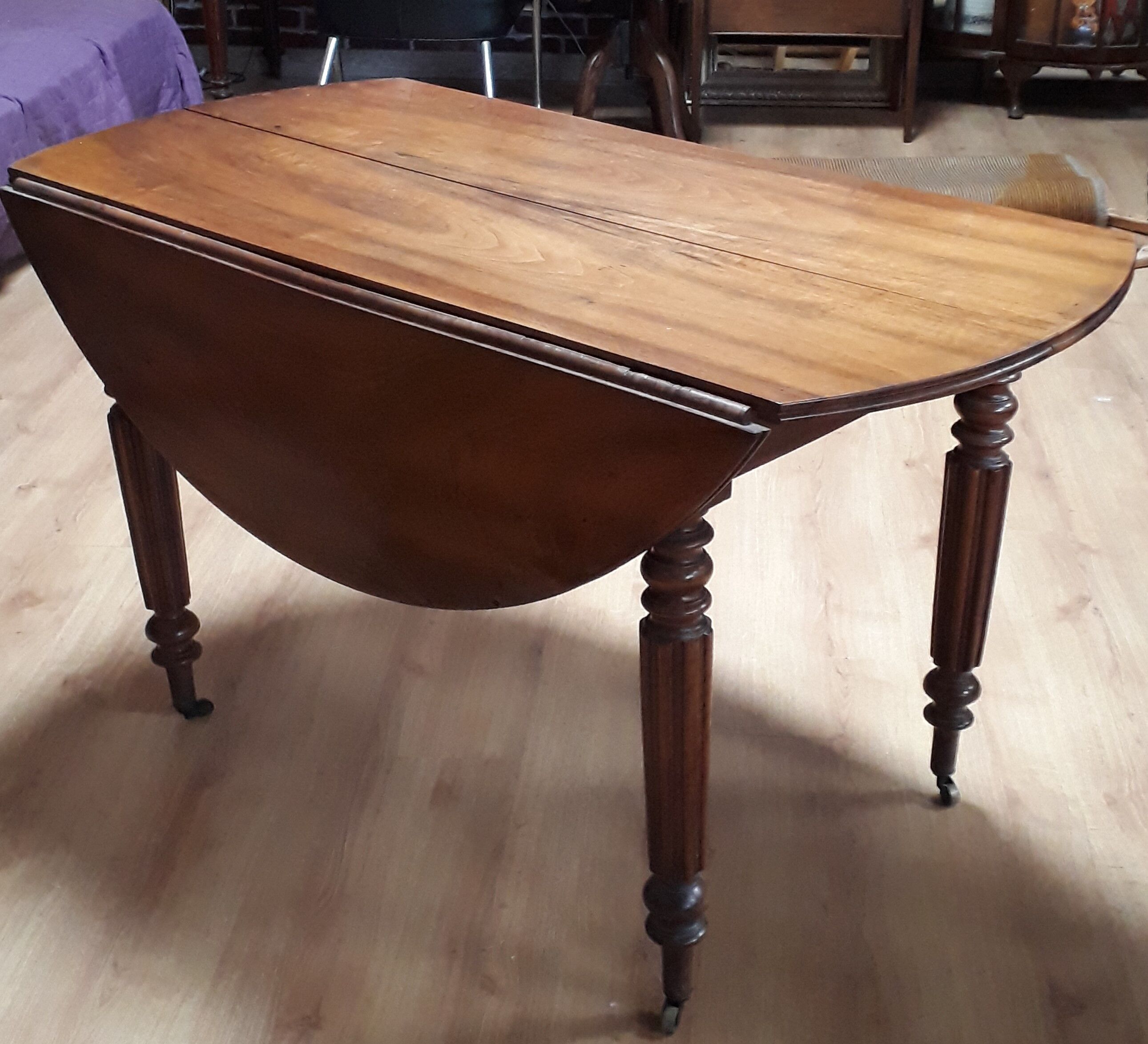Table Louis Philippe