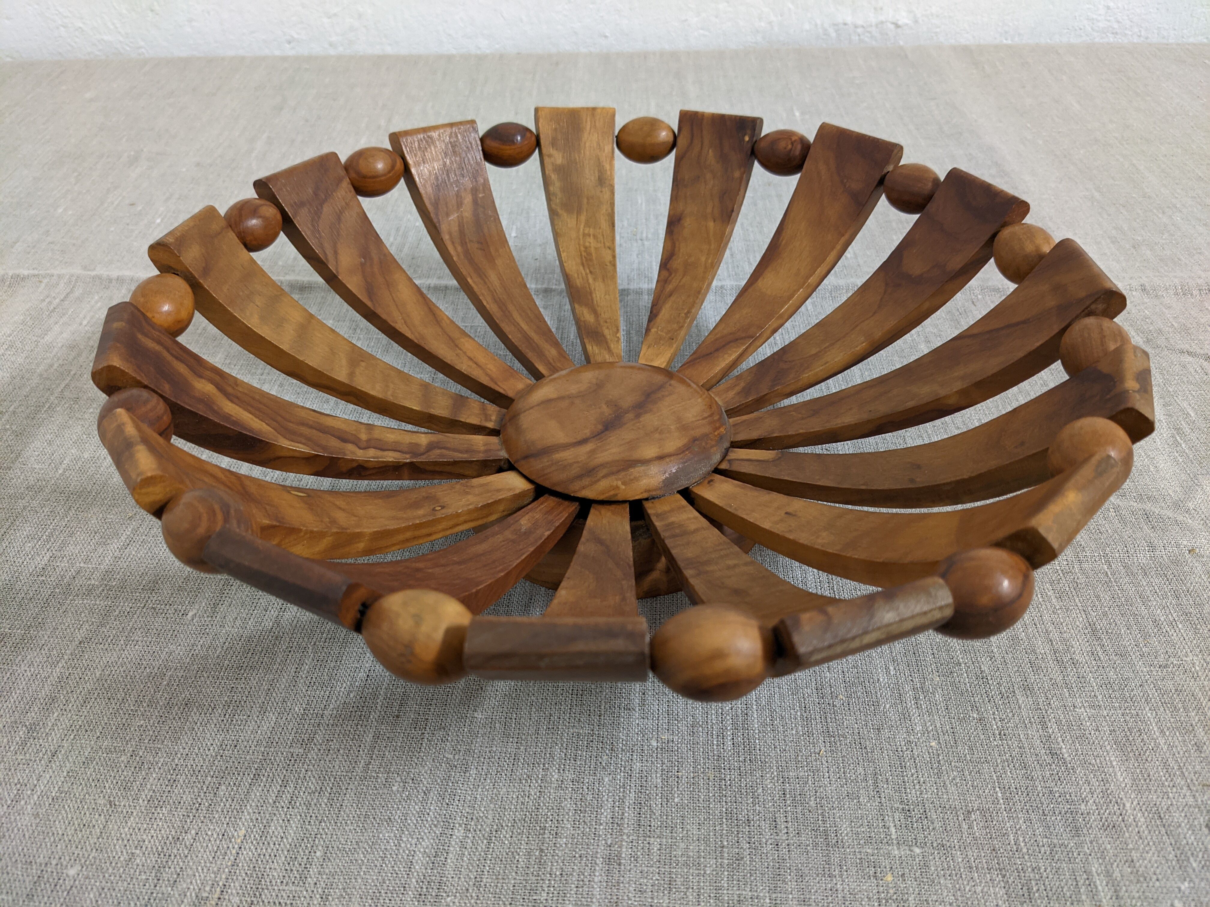Olive wood fruit cup 60/70