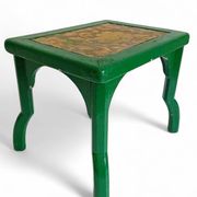 Table d'appoint peinte antique avec dessus floral vintage, style bohème
