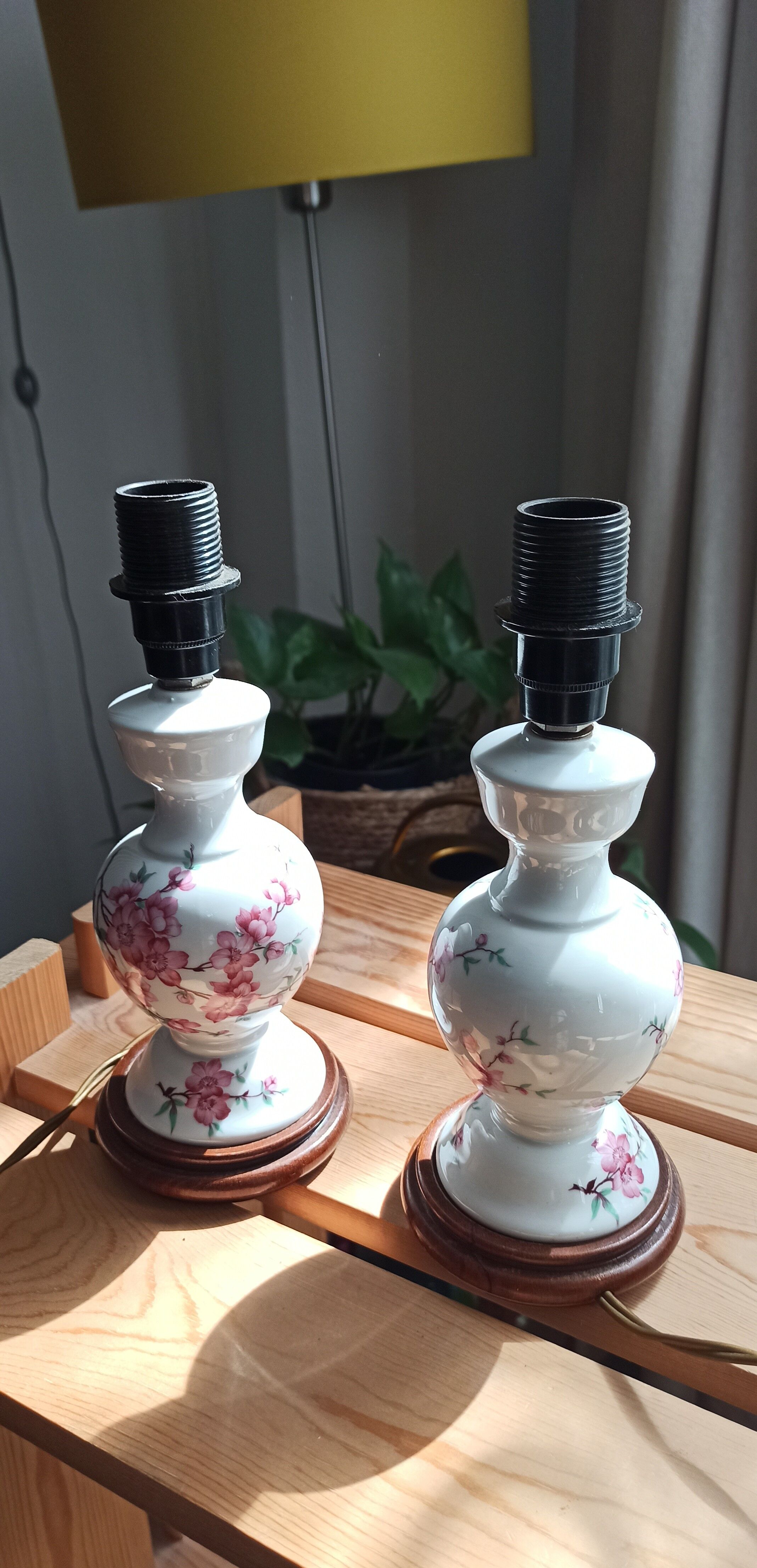 Pair of floral pattern bedside lamps