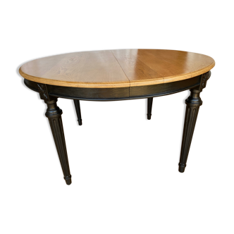 Extendable table 12/14 cutlery