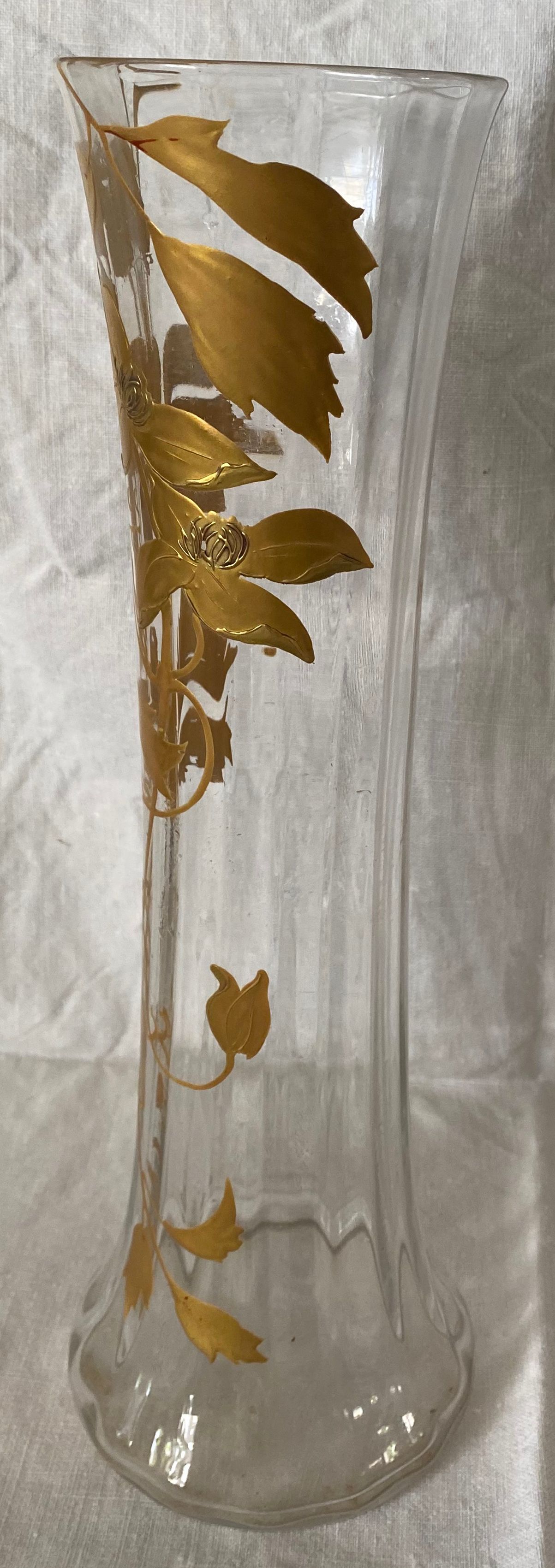 Vase with arabesques of Flowers Gold in Blown Glass Art Nouveau