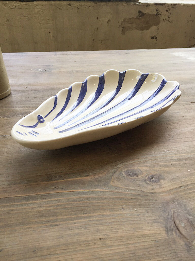"Seashell" ceramic ravier