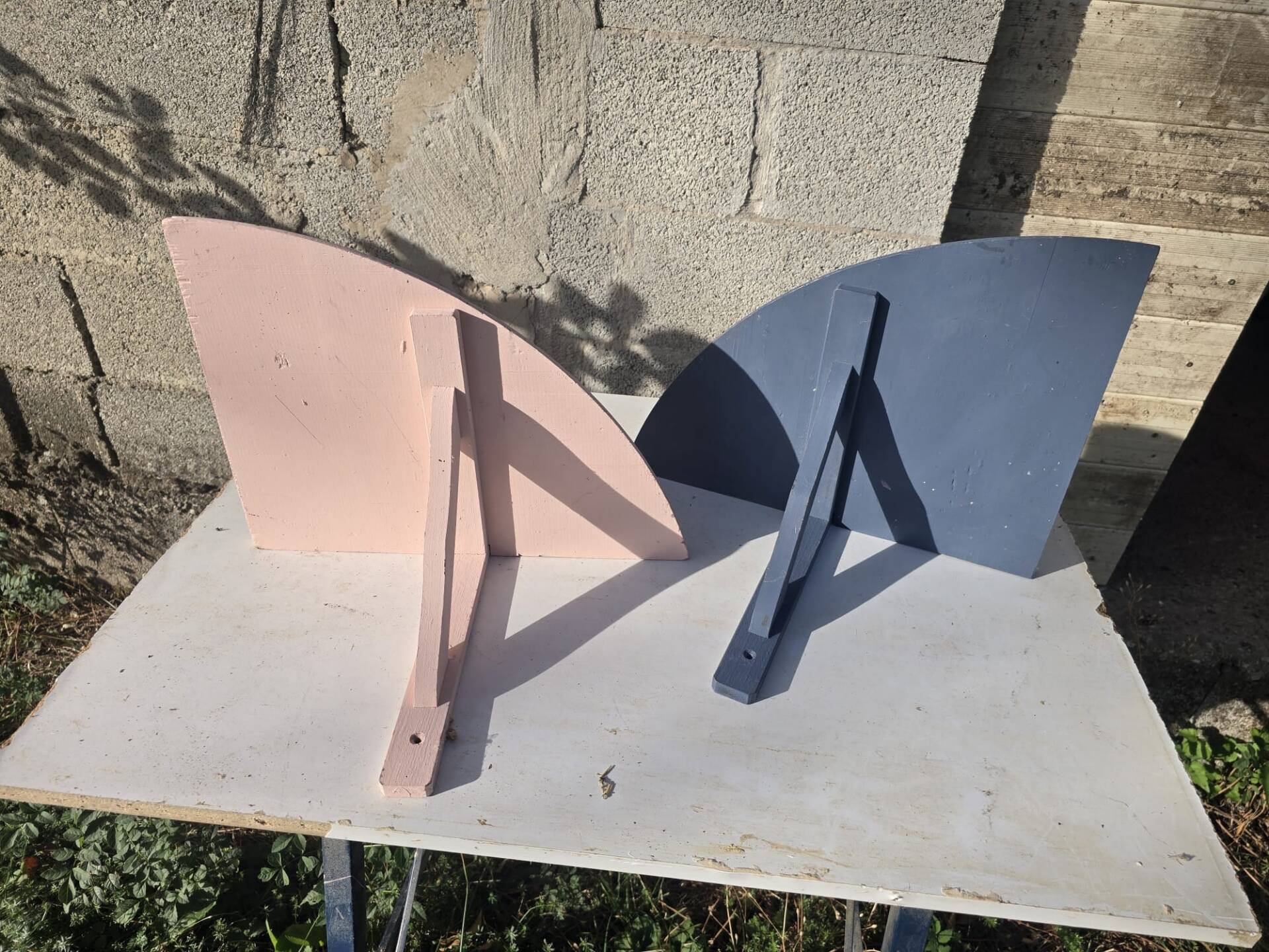 Wall shelves