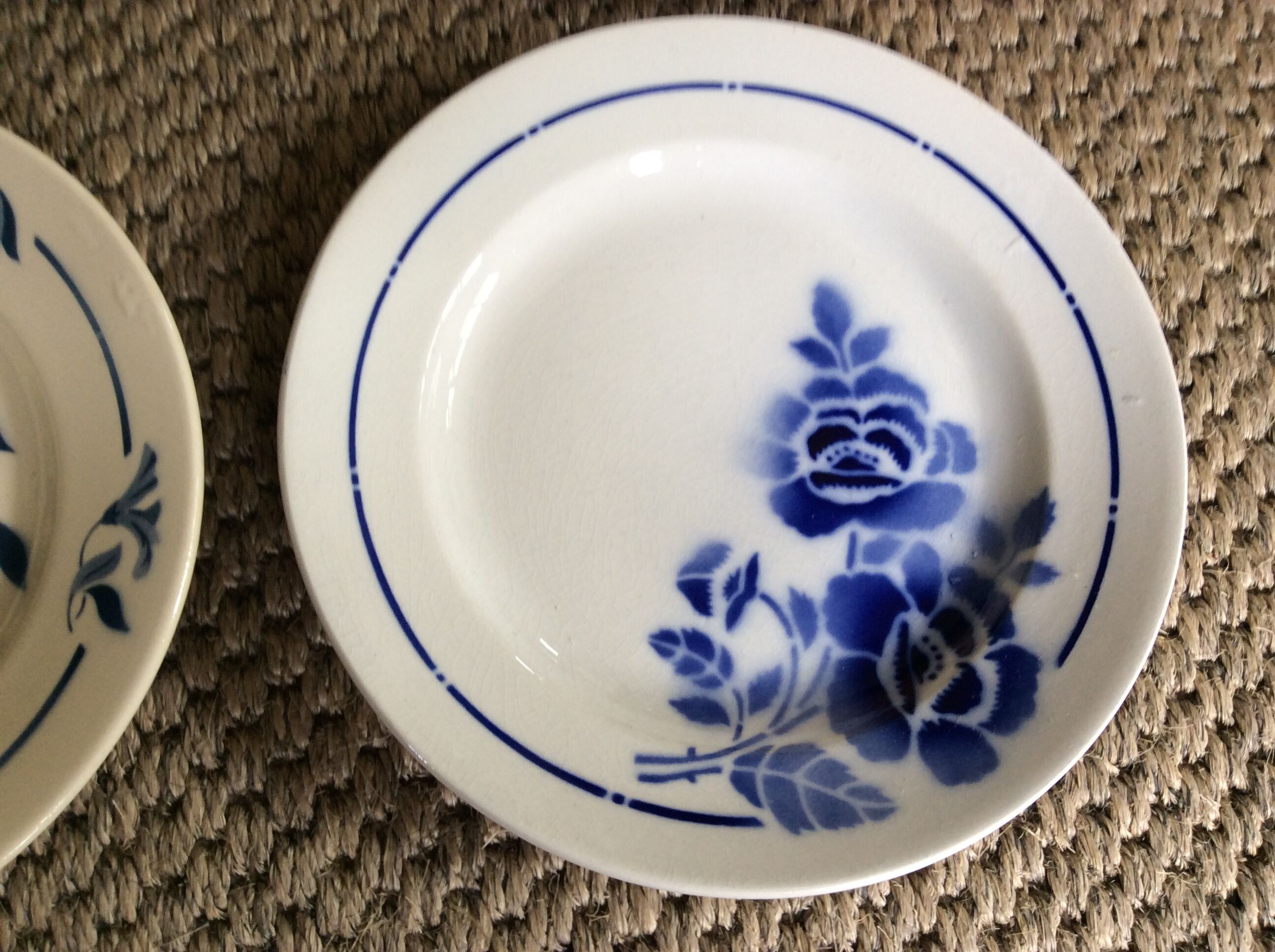 Set of 6 vintage dessert plates