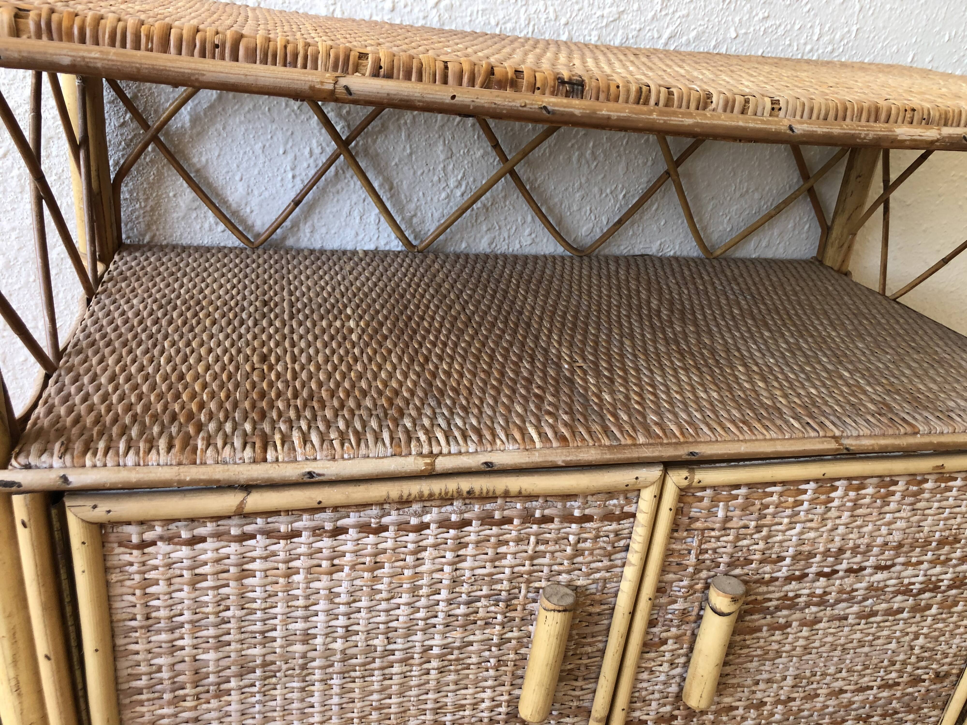 Buffet en rotin vintage