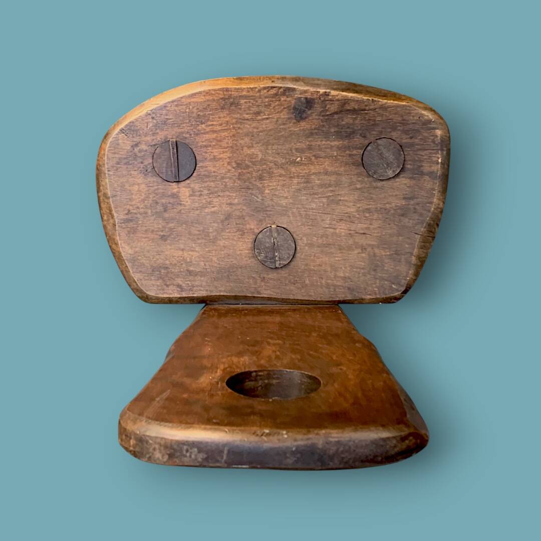 Antique peasant chair in solid wood – Handcrafted piece with rustic charm