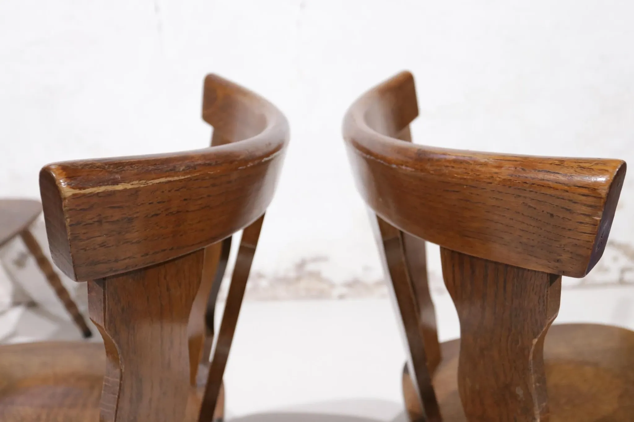 Set of 3 brutalist chairs with arched cut-outs and turned legs