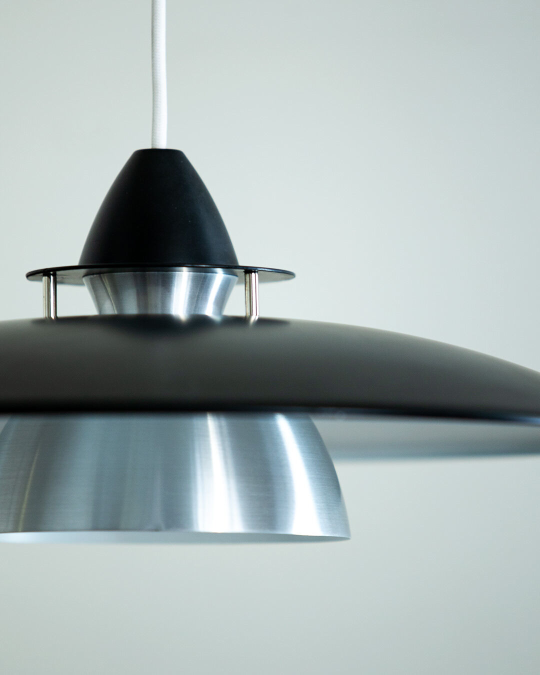 Black scandinavian pendant lamp