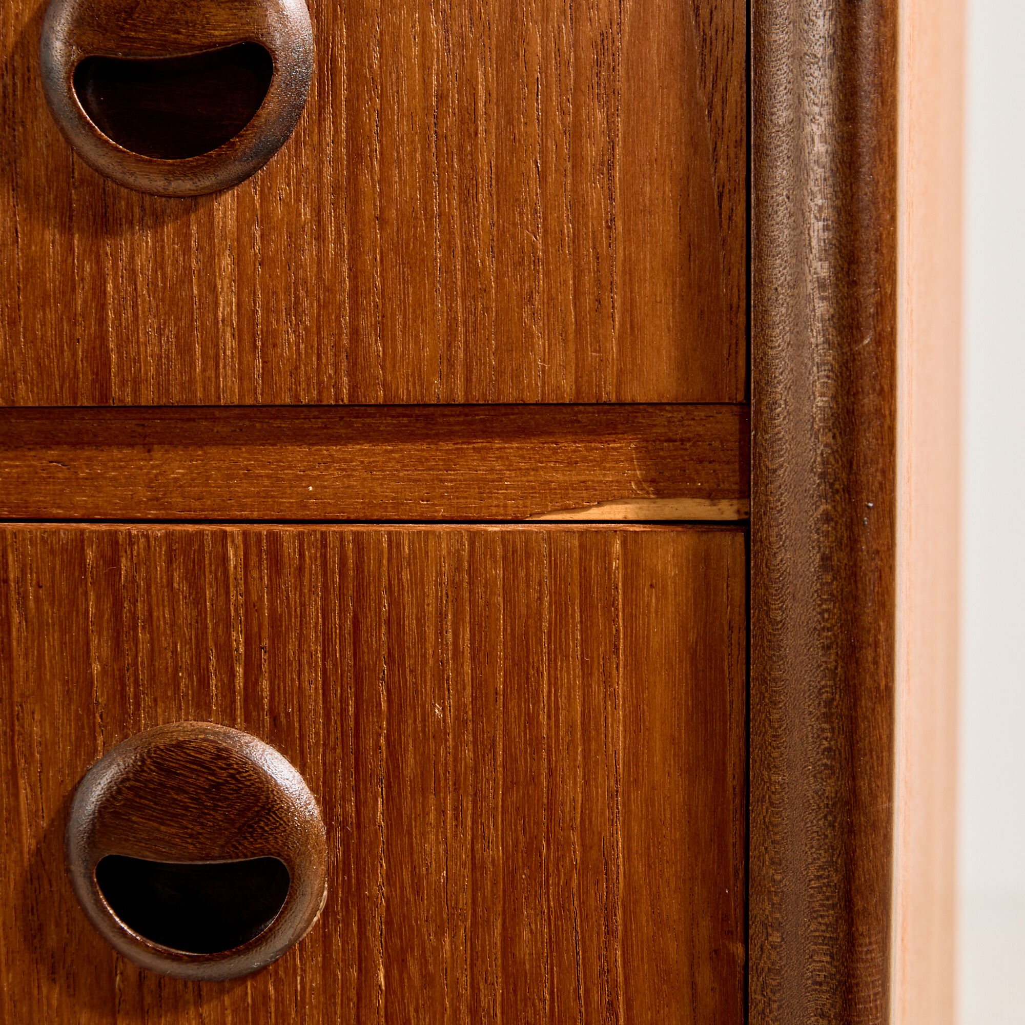 Teak chest of drawers with six drawers