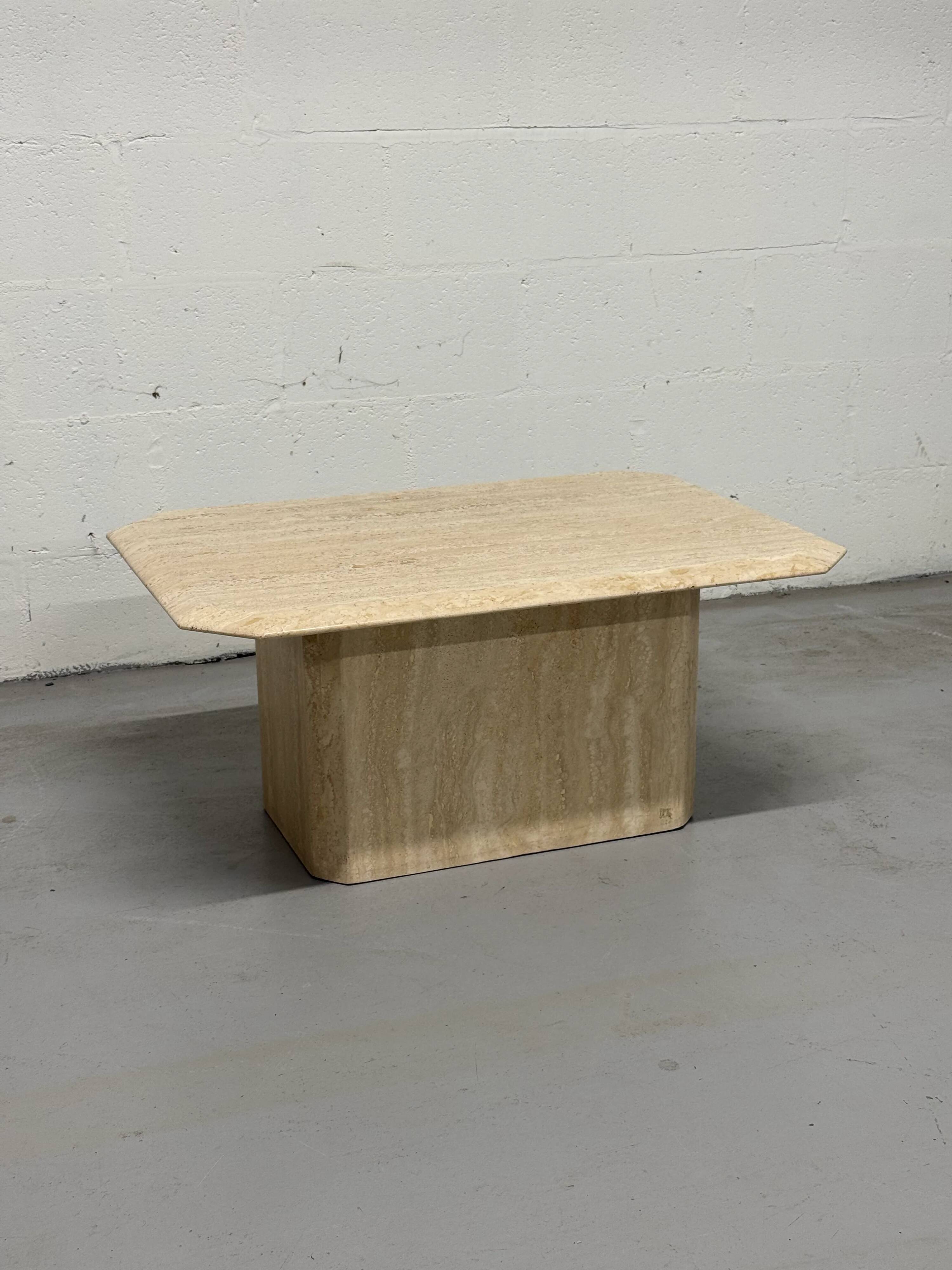 Italian coffee table in travertine from the 1970s.