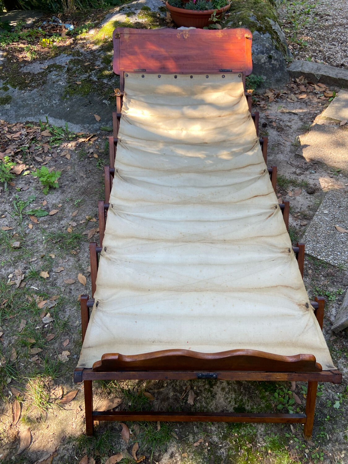 Folding bed that doubles as a bench from the 1930s