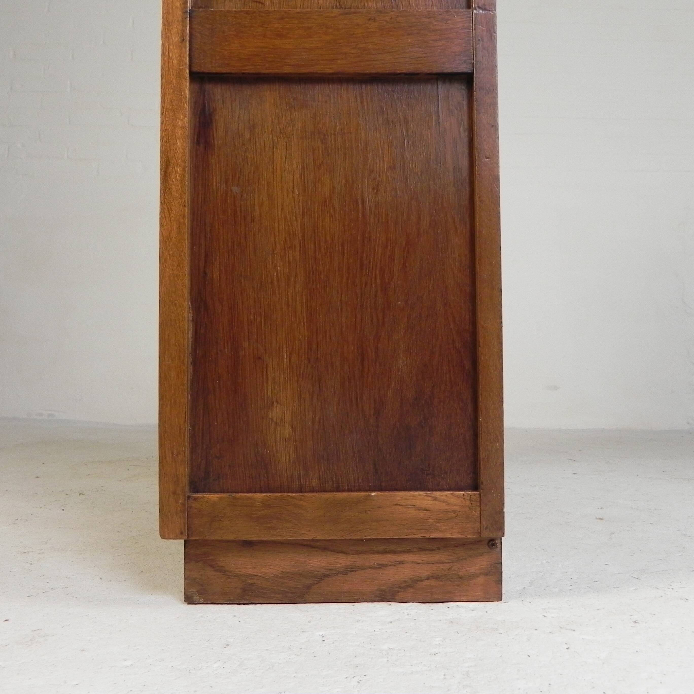 Petit meuble vitrine avec 2 portes, années 1930