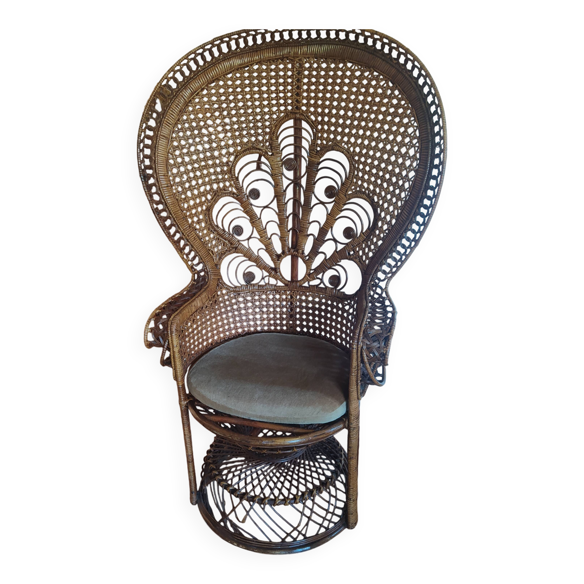 Fauteuil rotin emmanuelle modèle paon 1970