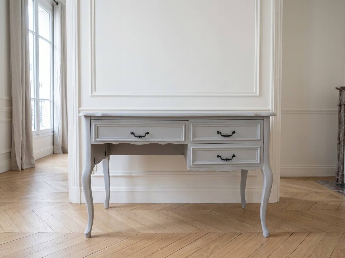 Louis XV style desk in grey painted wood