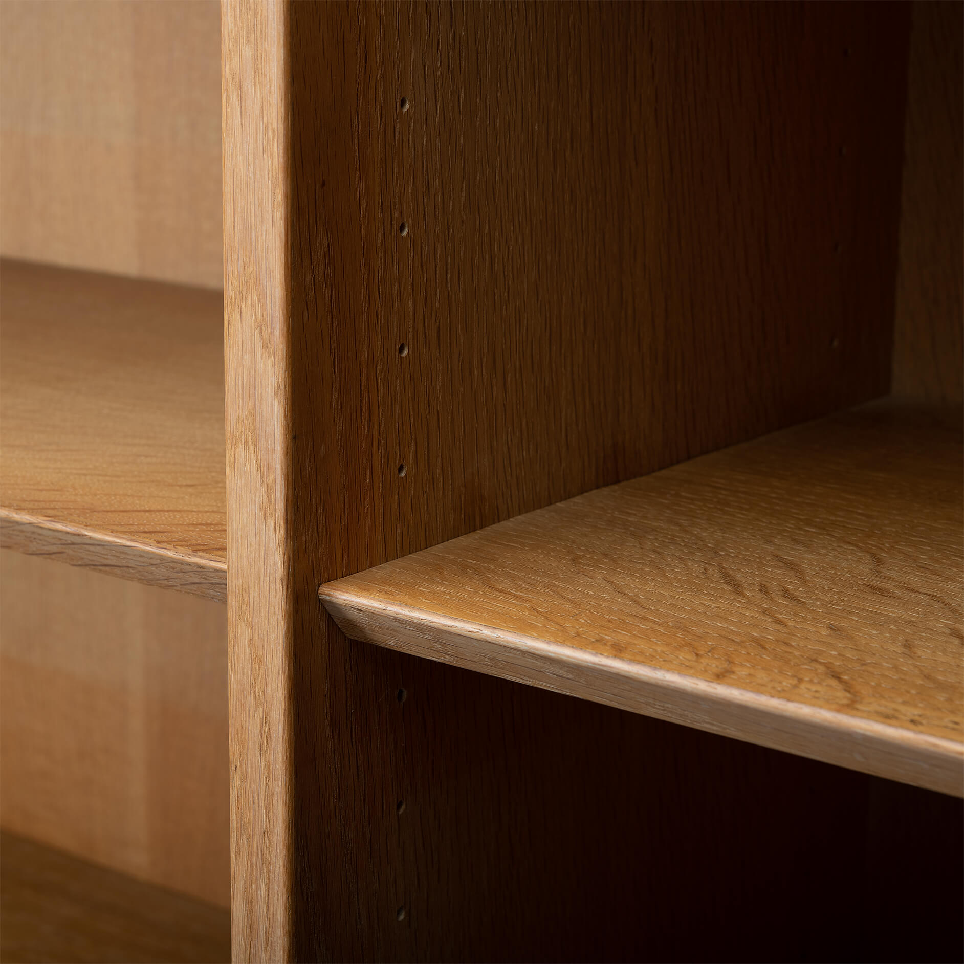 Danish Design Oak Bookcase by Hundevad, 1960s