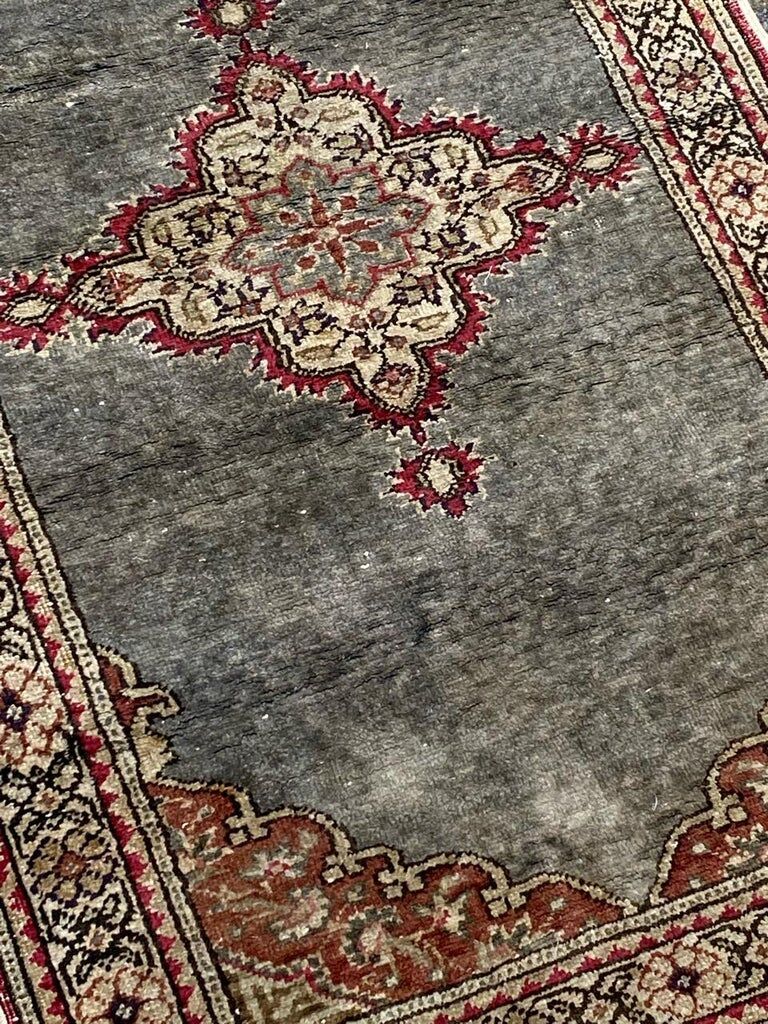 Vintage carpet in silk and cotton Kayseri Turkey 102x21cm