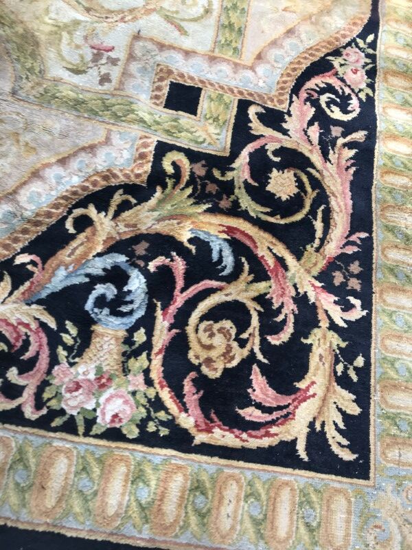 Old carpet 300 x 408 cm