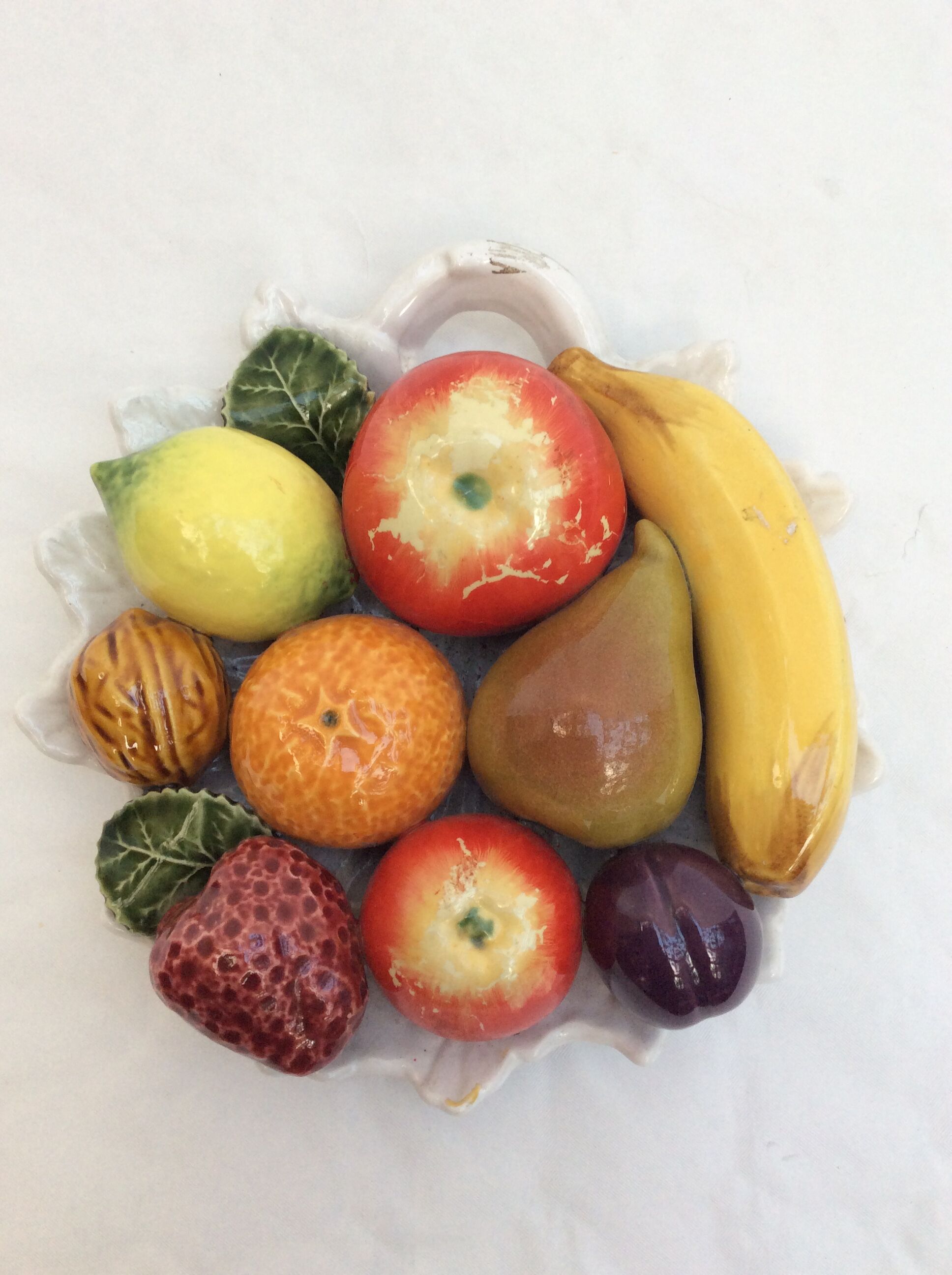 Vintage fruit slurry plate in relief dimension: height -7cm- diameter -22cm-