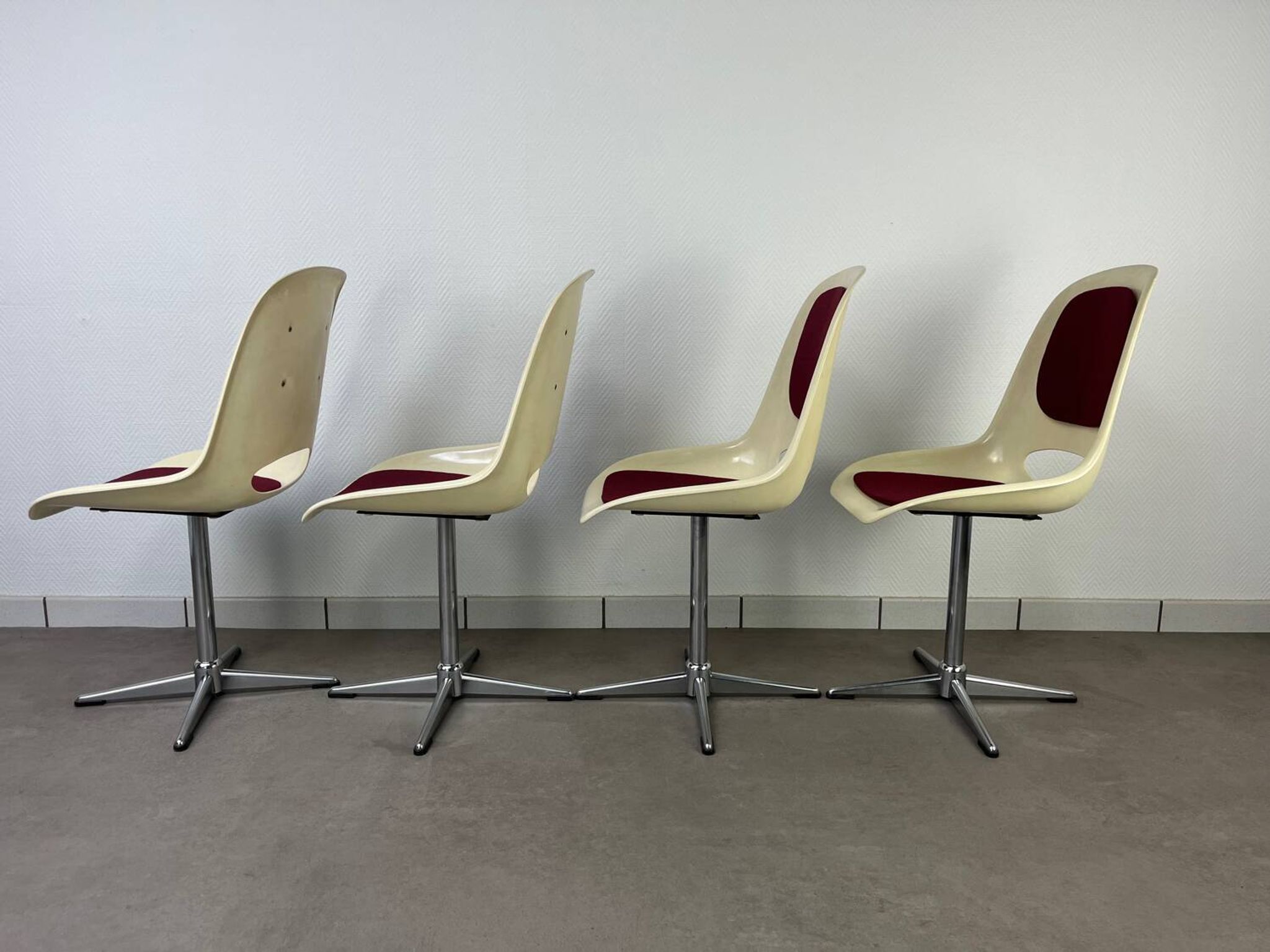 4 chaises Space Age, coque années 70 pour Lockhausen