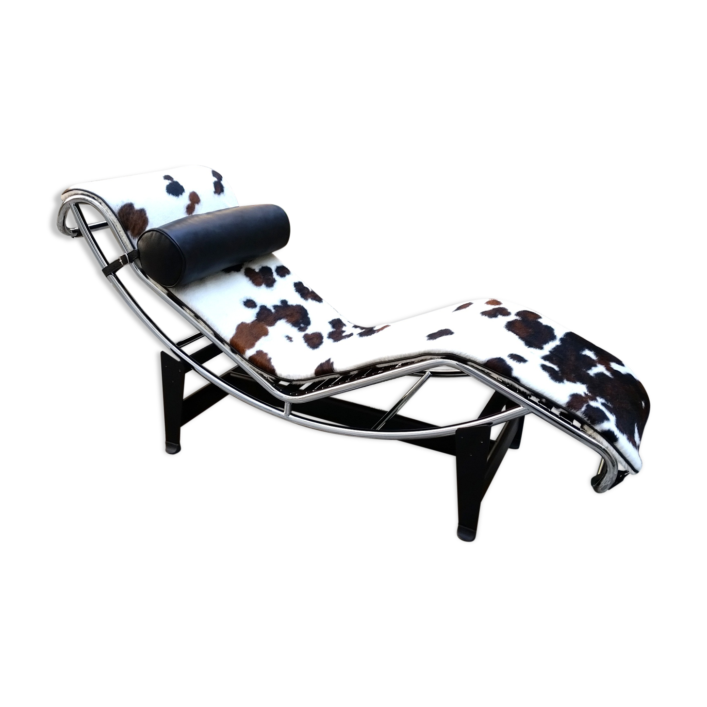 Chaise longue LC4 le Corbusier de Cassina peau de vache Selency