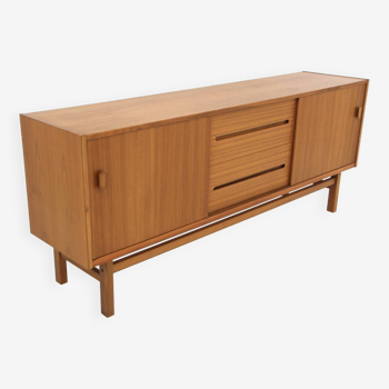 Enfilade scandinave en noyer "Arild", Nils Jonsson, Troeds, Suède, 1960