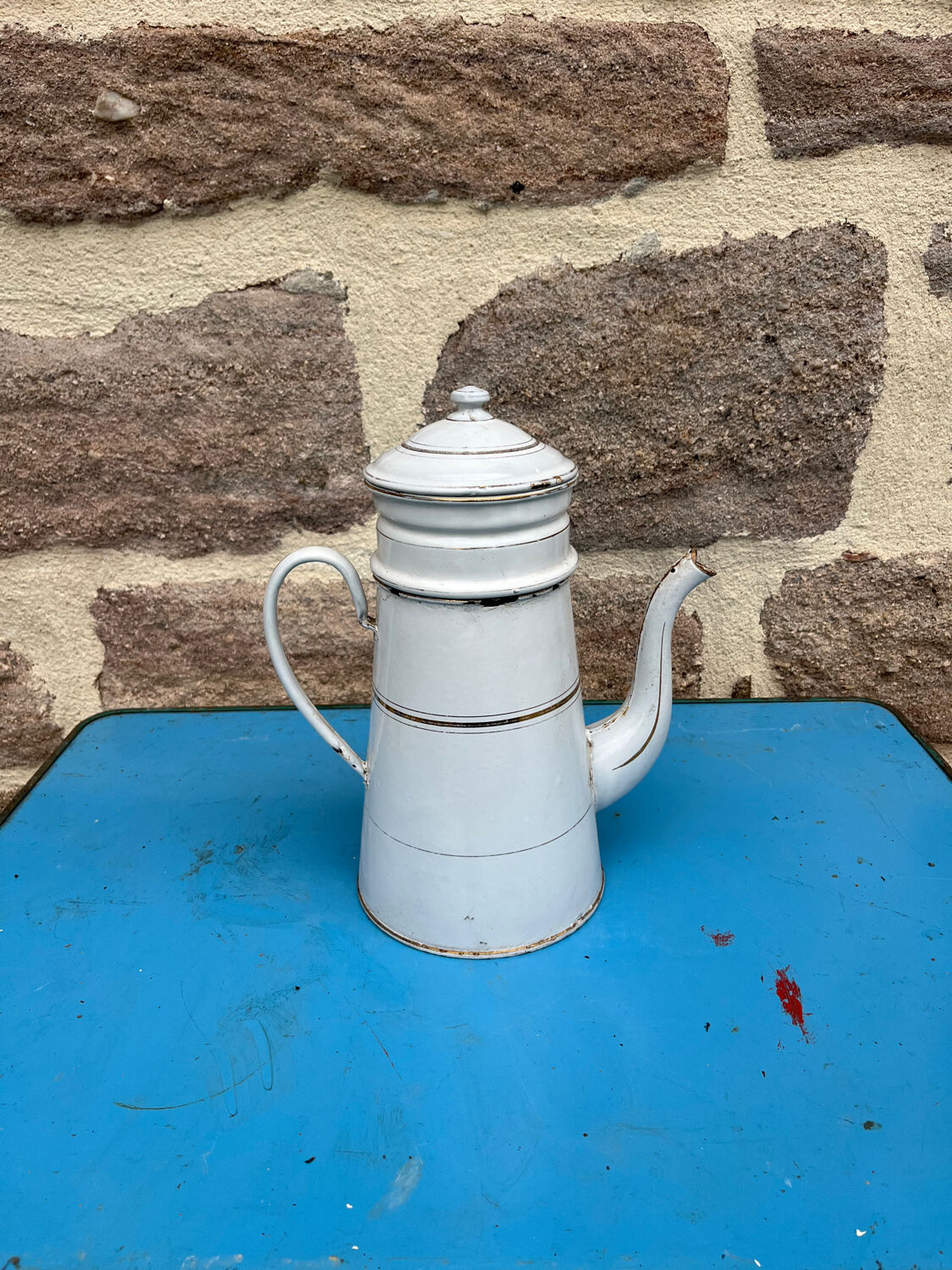 Enamelled coffee maker
