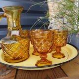 Carafe and its 6 amber-colored glasses