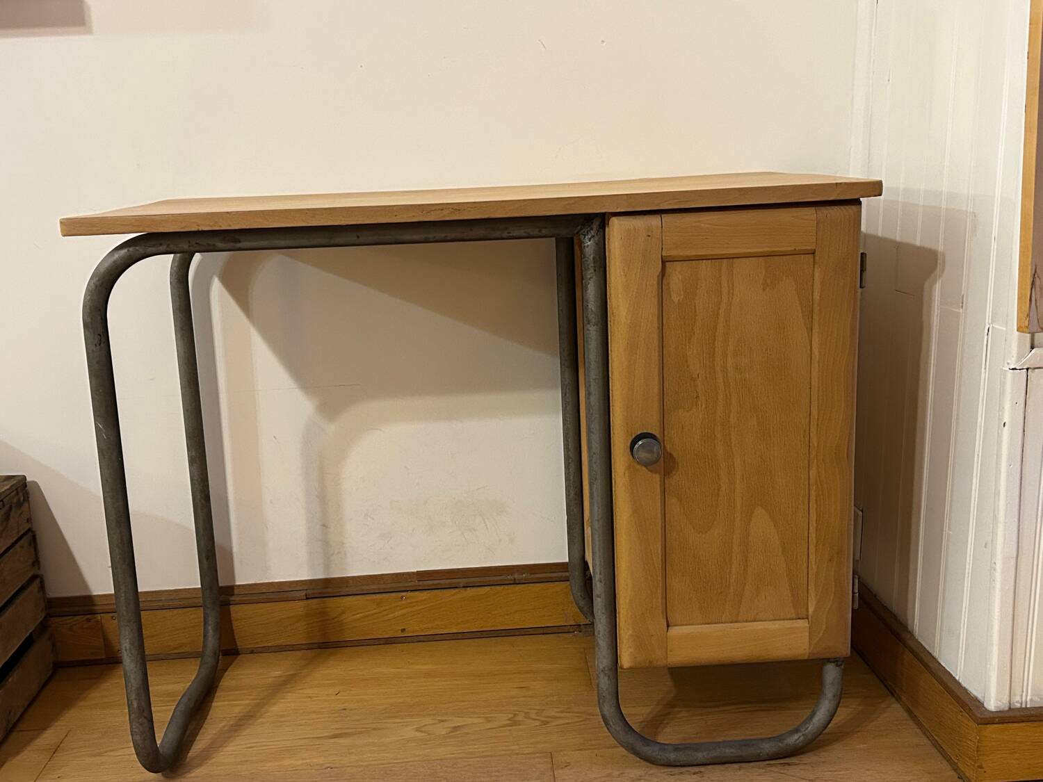Vintage/industrial office style