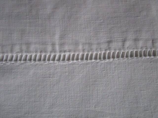 Old cotton curtain: 300x220cm with embroidered/monogrammed return.