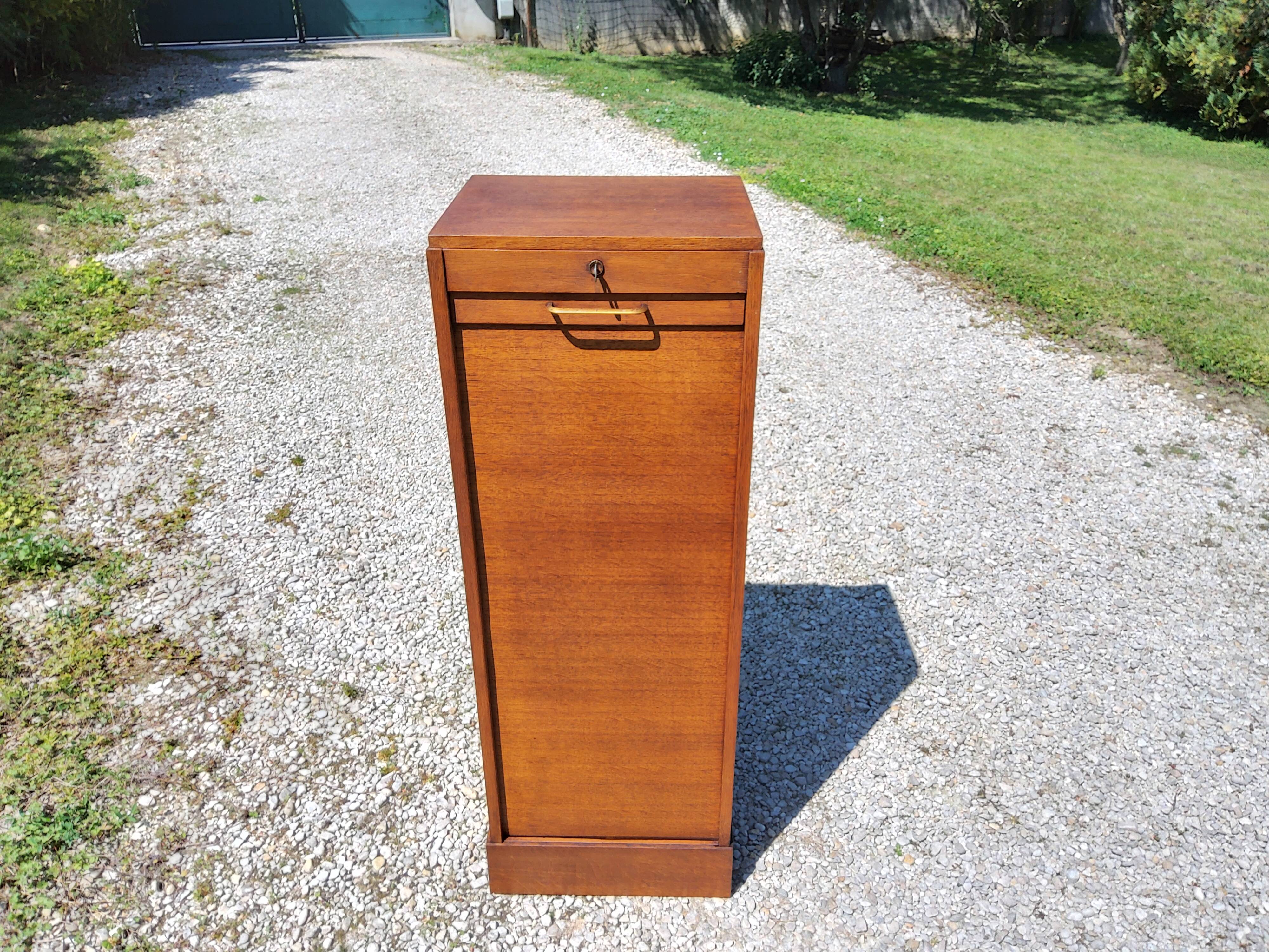 Curtain filing cabinet