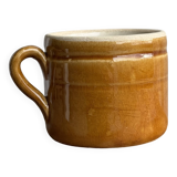Stoneware mug with handle