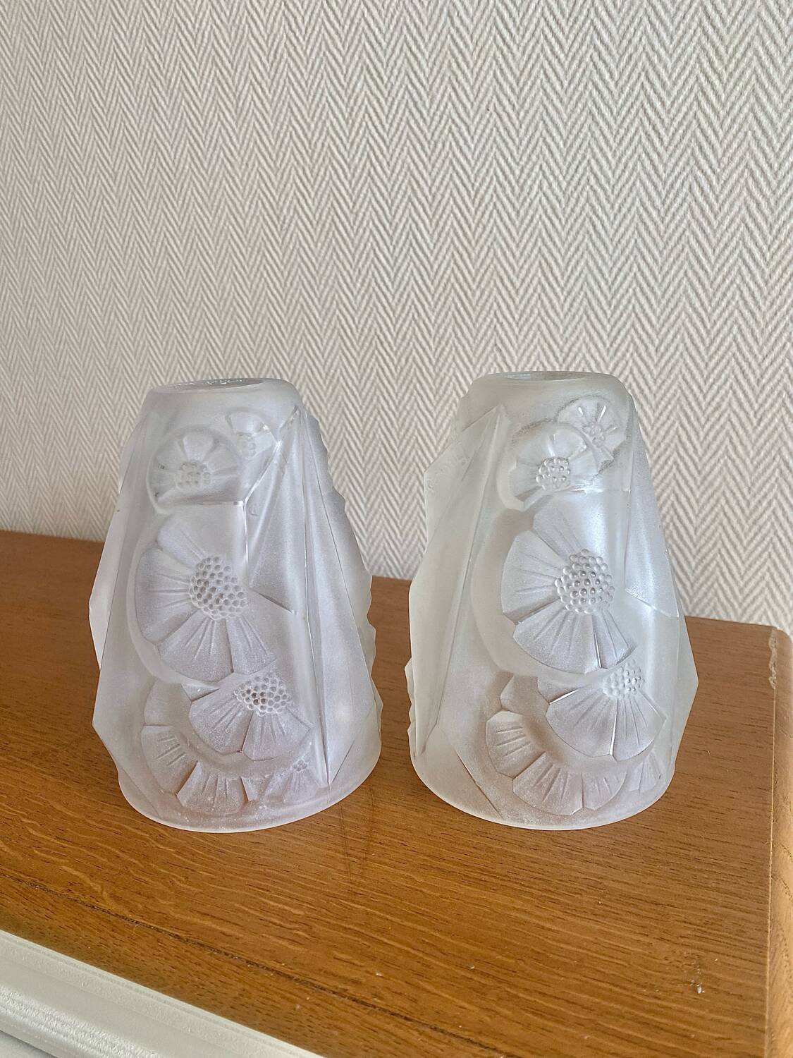 Pair of Art Deco wall sconces signed Hubens