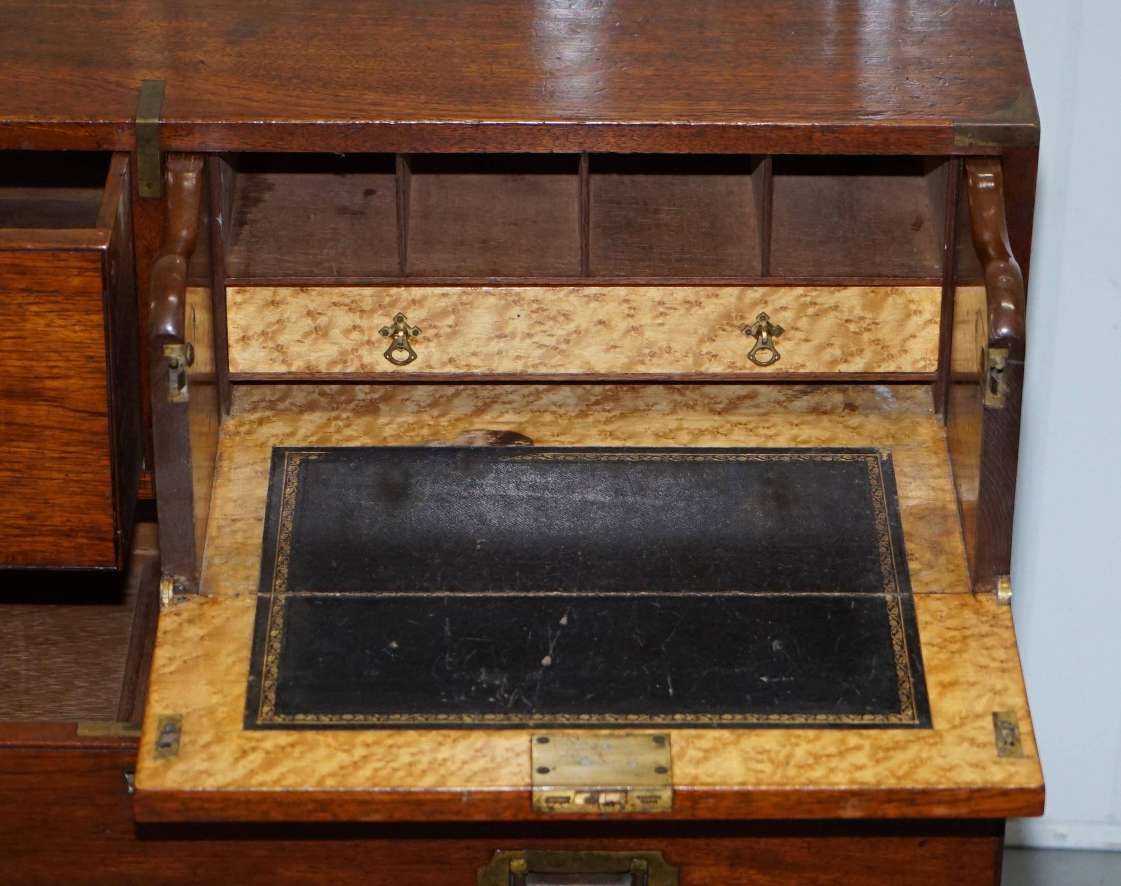 Commode de campagne estampillée Army & Navy C.S.L avec bureau rabattable