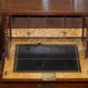 Commode de campagne estampillée Army & Navy C.S.L avec bureau rabattable