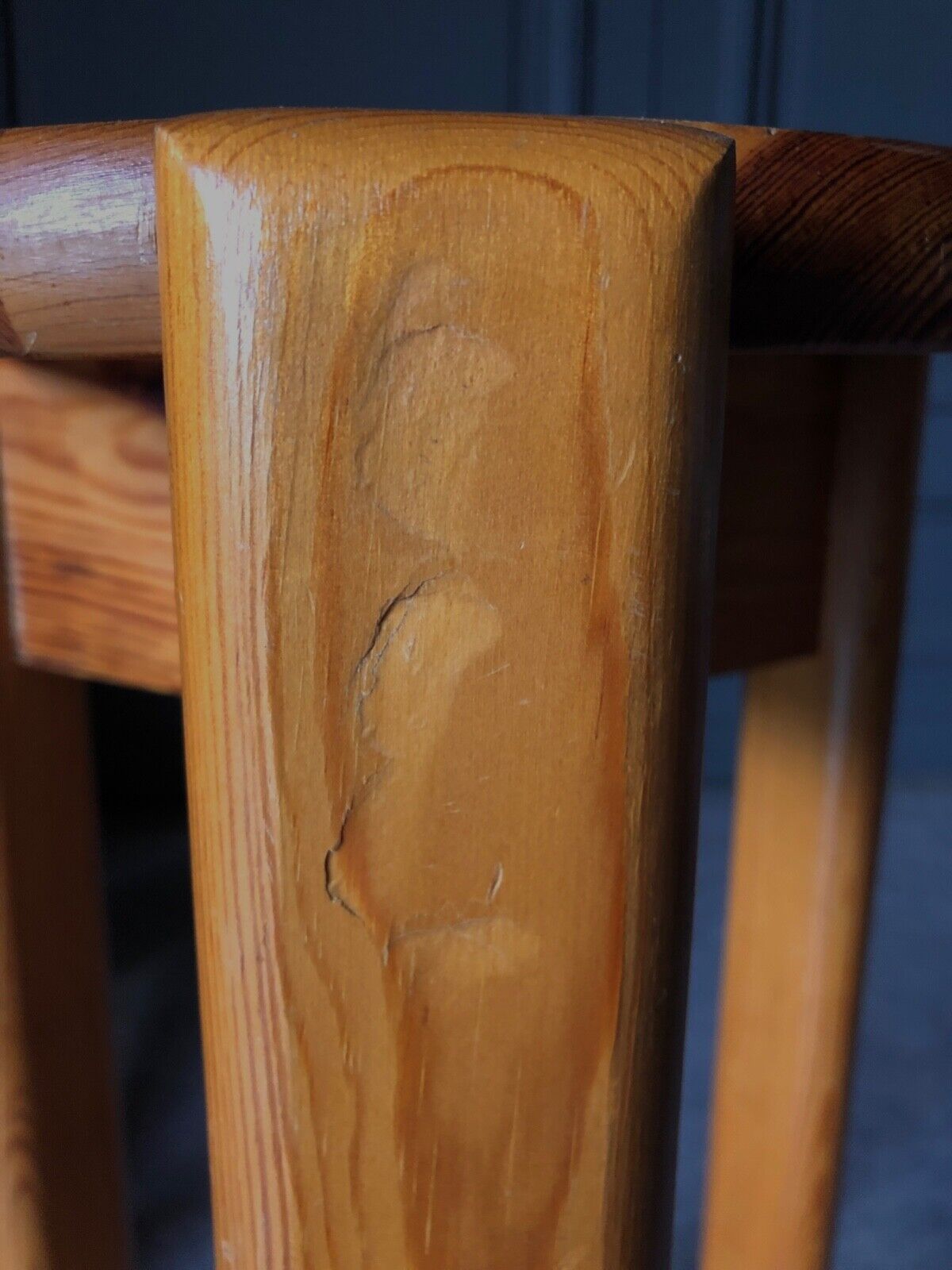 Suite of 4 1970 pine stools with wings