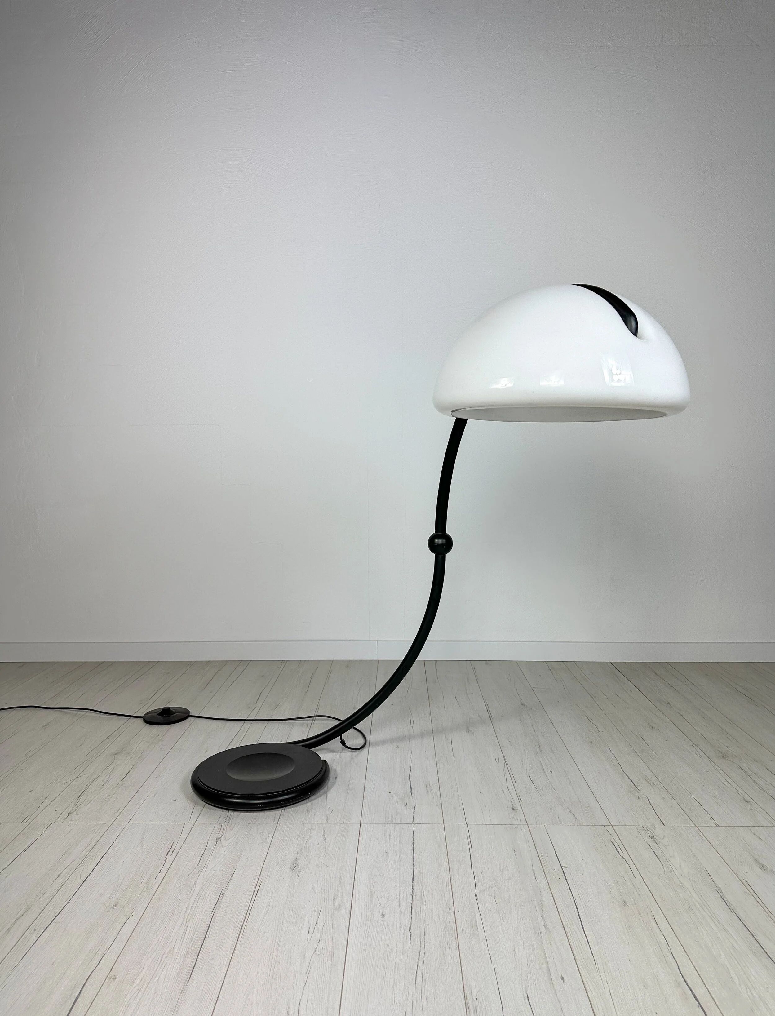 60s vintage black Serpente floor lamp by Elio Martinelli for Martinelli Luce