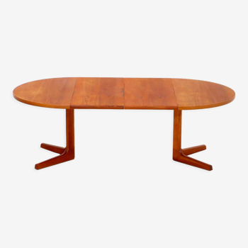 Danish extendable round dining table in teak by AM møbler