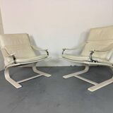 Ensemble de deux chaises longues blanches Space Age, années 1970