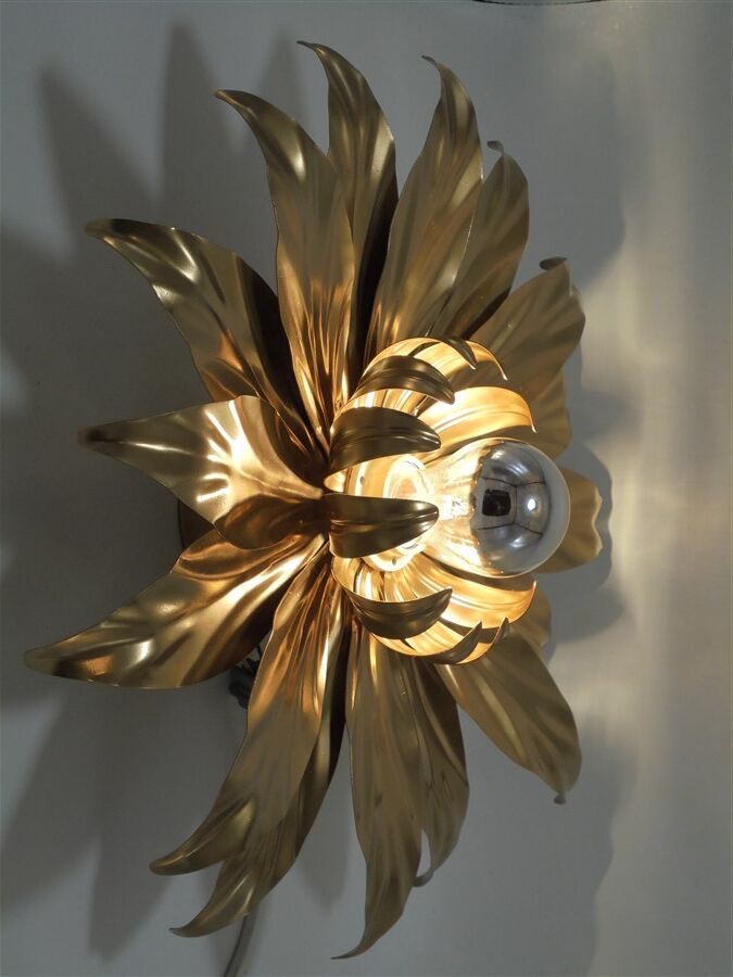 Golden flower sconce