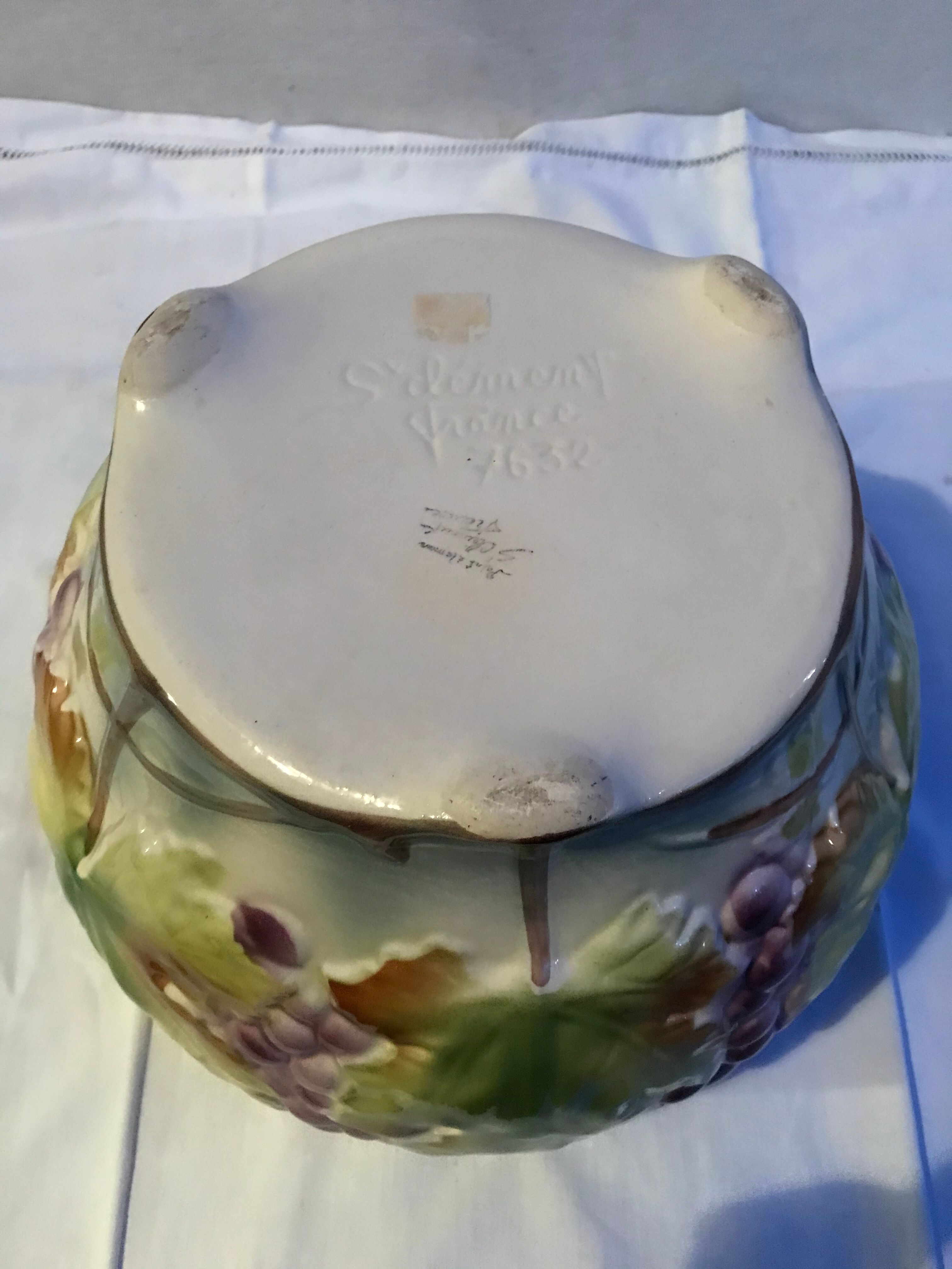 Pot cover St Clément in barbotine