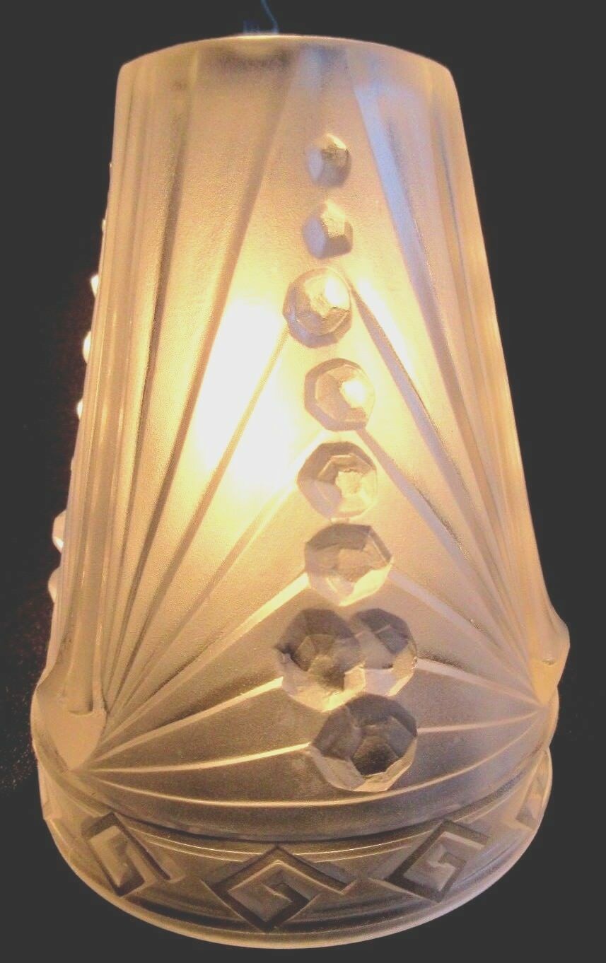 Tulip Art Deco, opaque glass by Schneider France