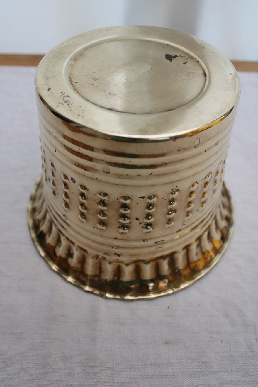 Golden pot cover
