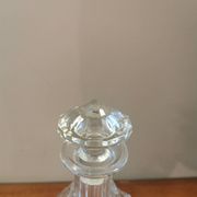 Carafe vintage en verre à facettes