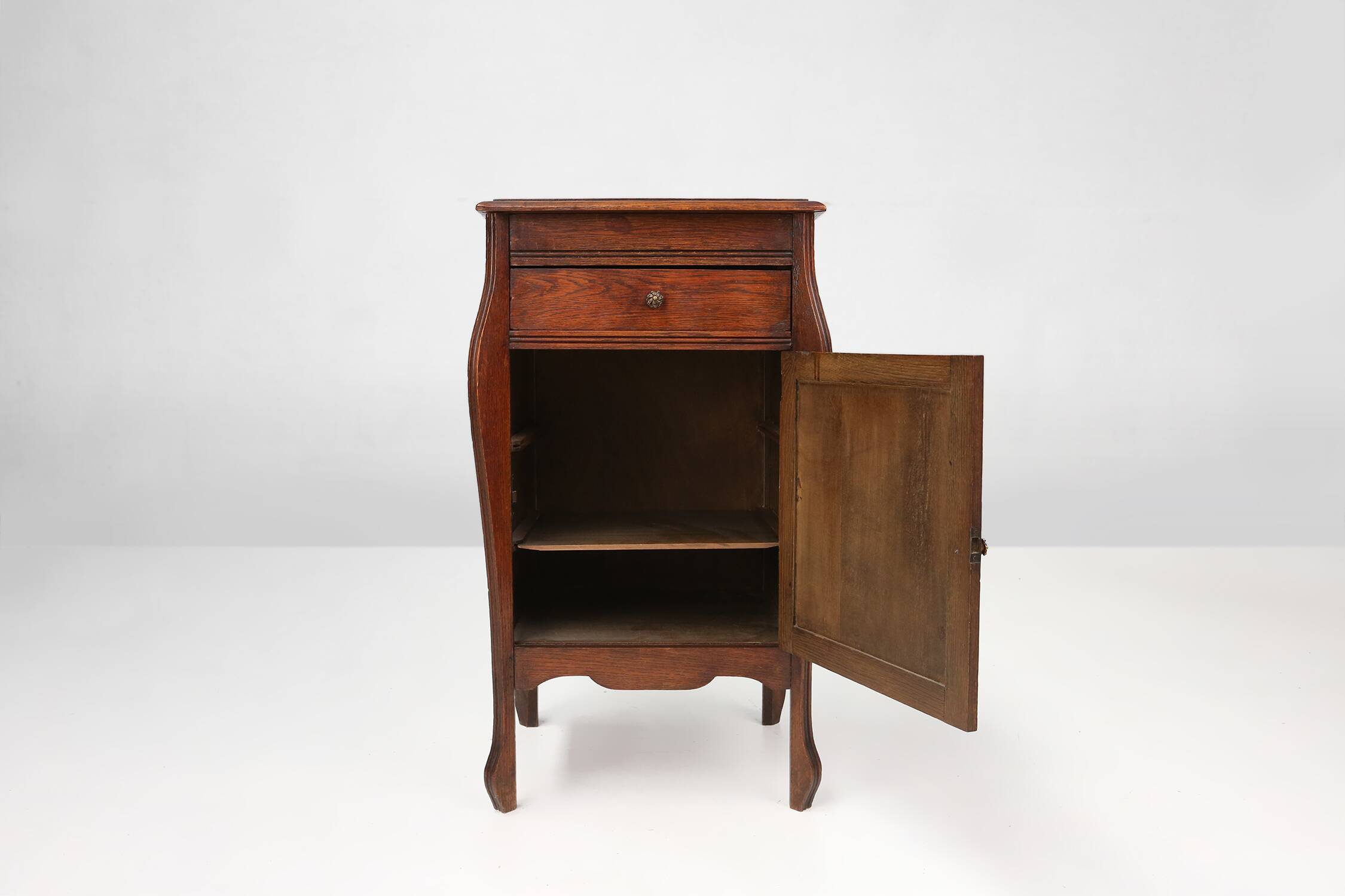 Art Nouveau night stand in oak, France ca. 1910