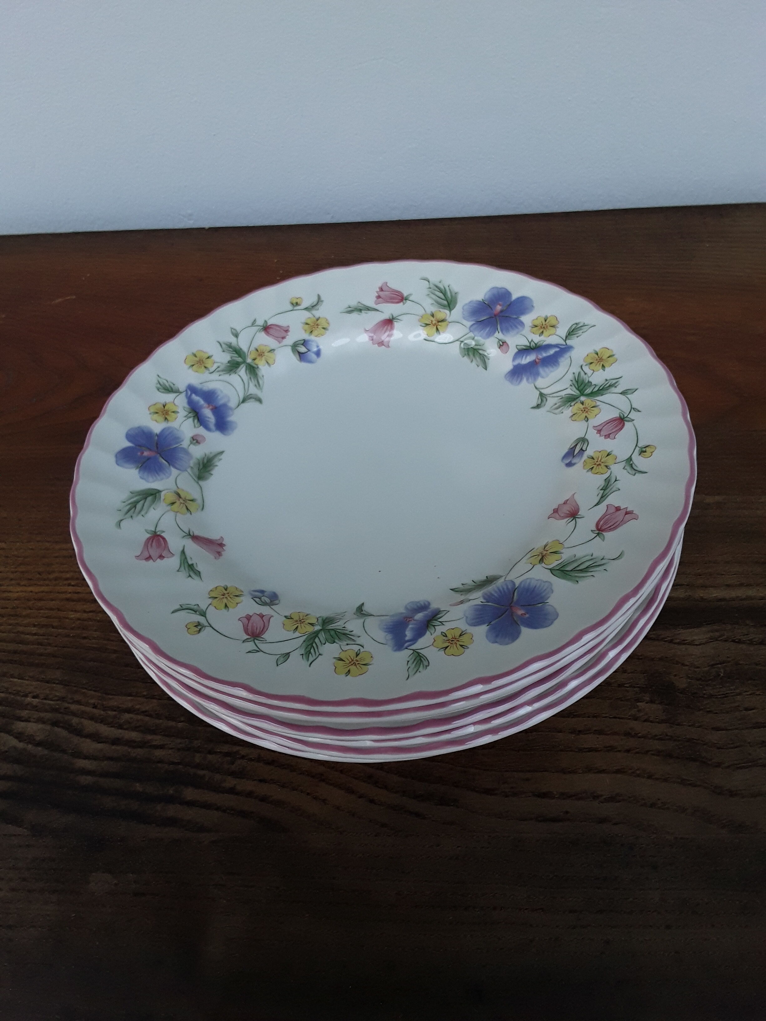 7 English faience plates