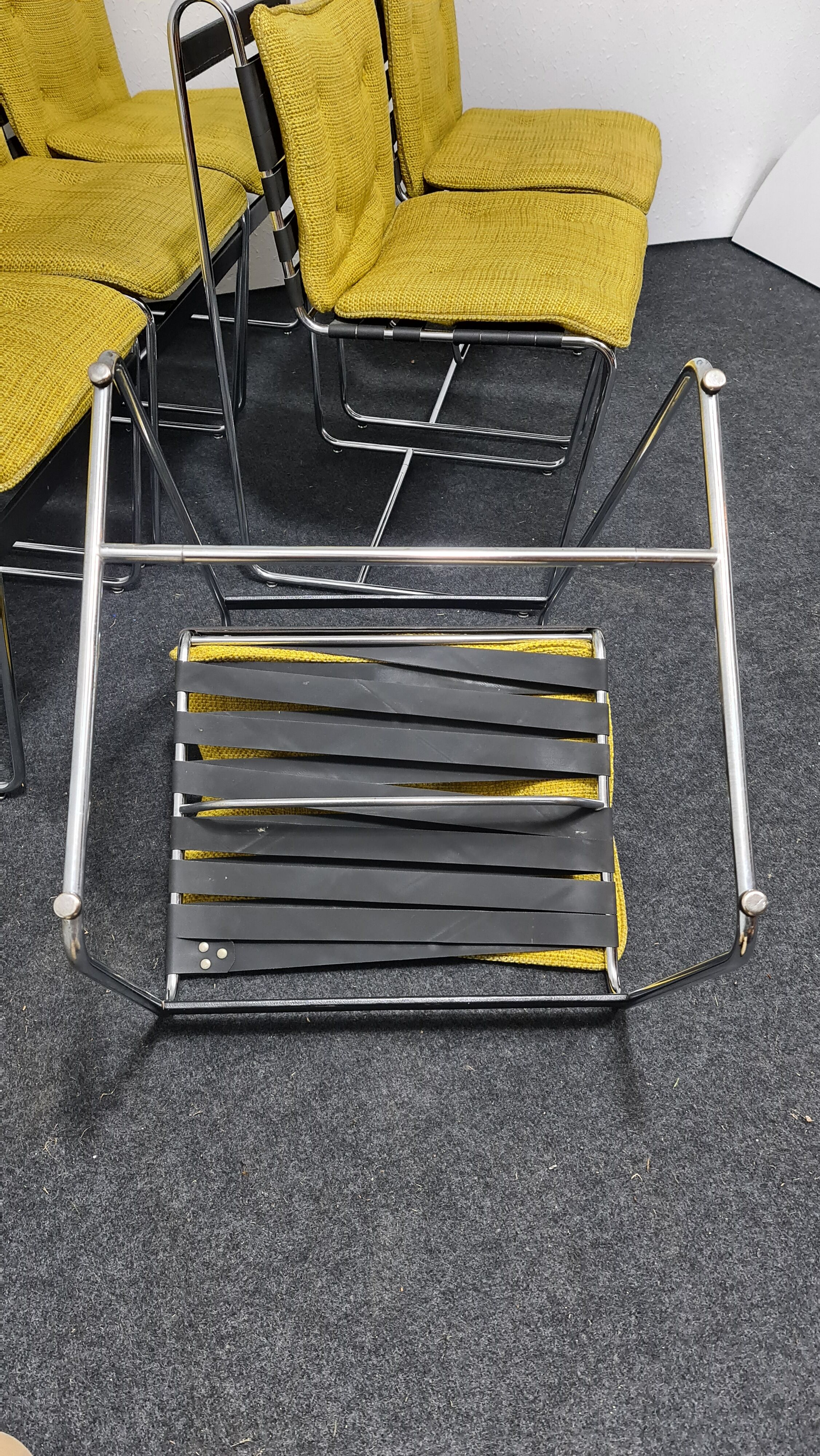 A set of 6 vintage  metal framed dinning chairs